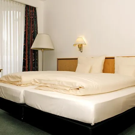 Matchpoint Hotel 2*