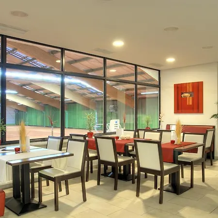 Matchpoint Hotel